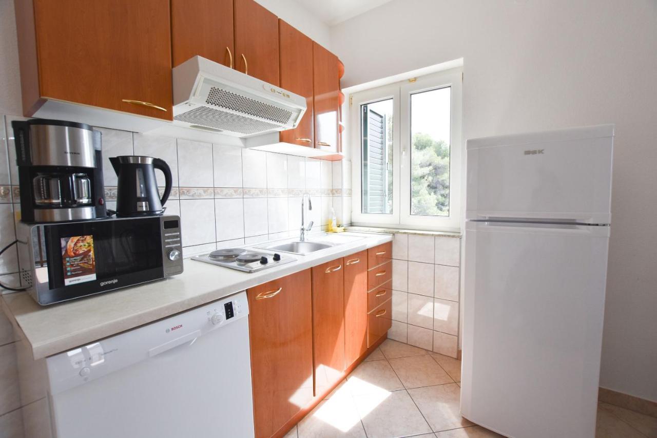 Apartments Karmen I Primosten Exterior photo
